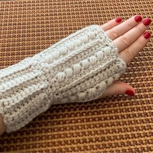 Fingerless gloves: handmade, neutral ecru color. Fits adults/teens.